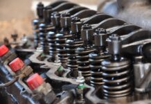 Jak dobrać sprężyny do automatycznego otwierania klapy bagażnika?